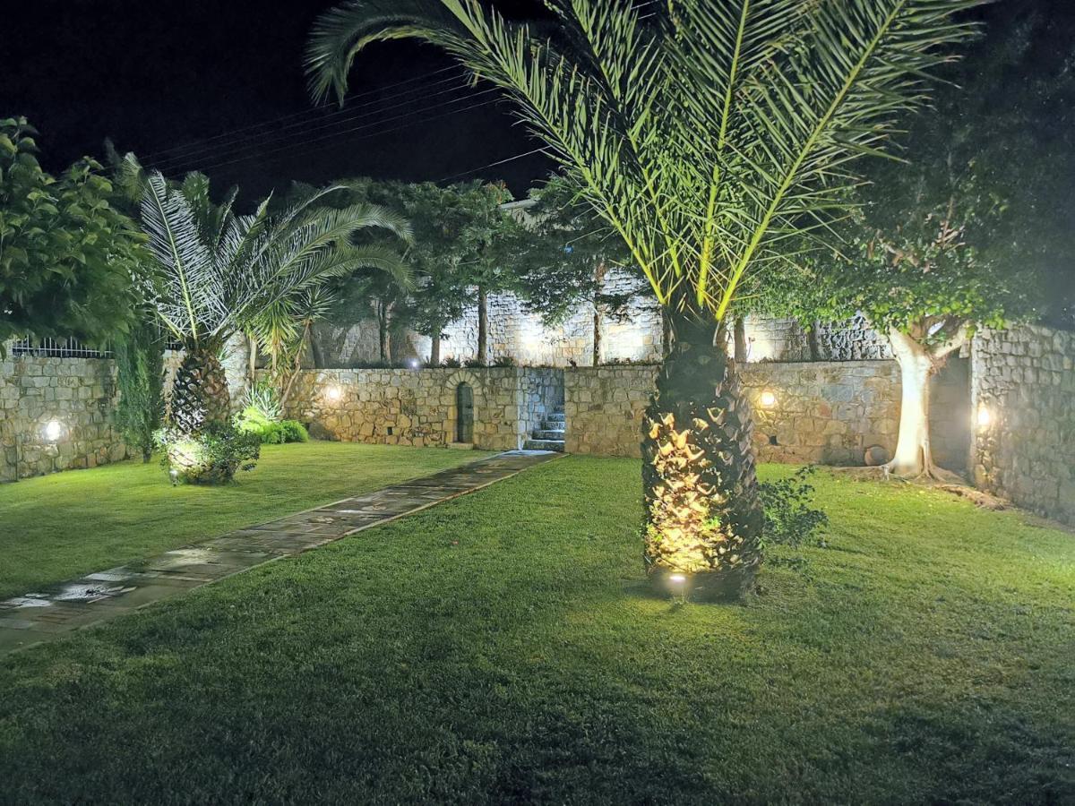 Messinian Blue Seaside Villa Kalamata Eksteriør billede