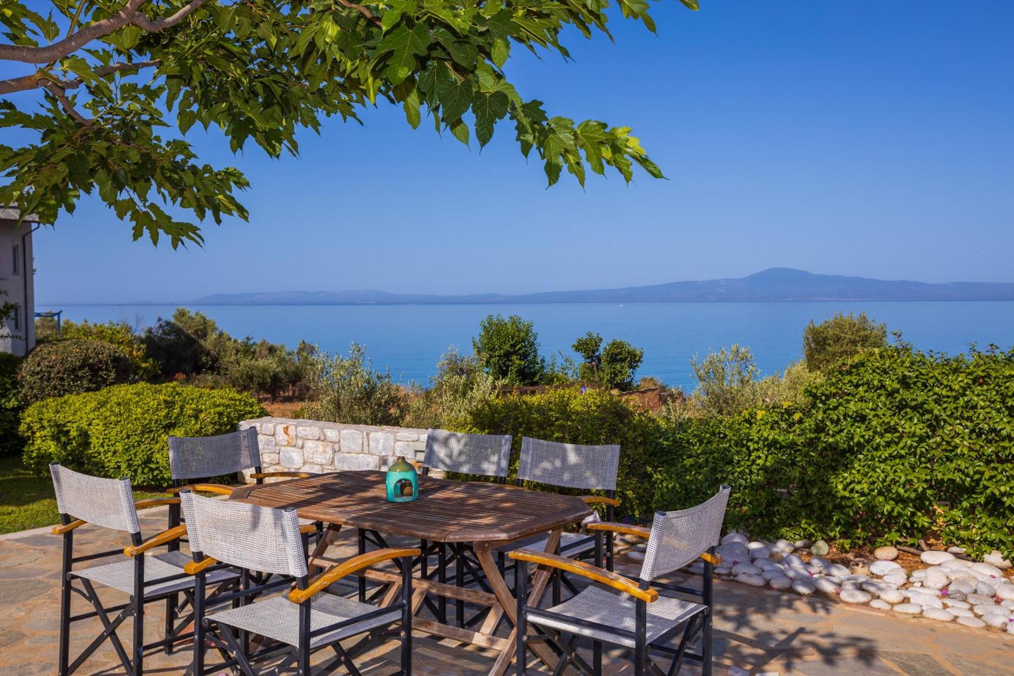 Messinian Blue Seaside Villa Kalamata Eksteriør billede