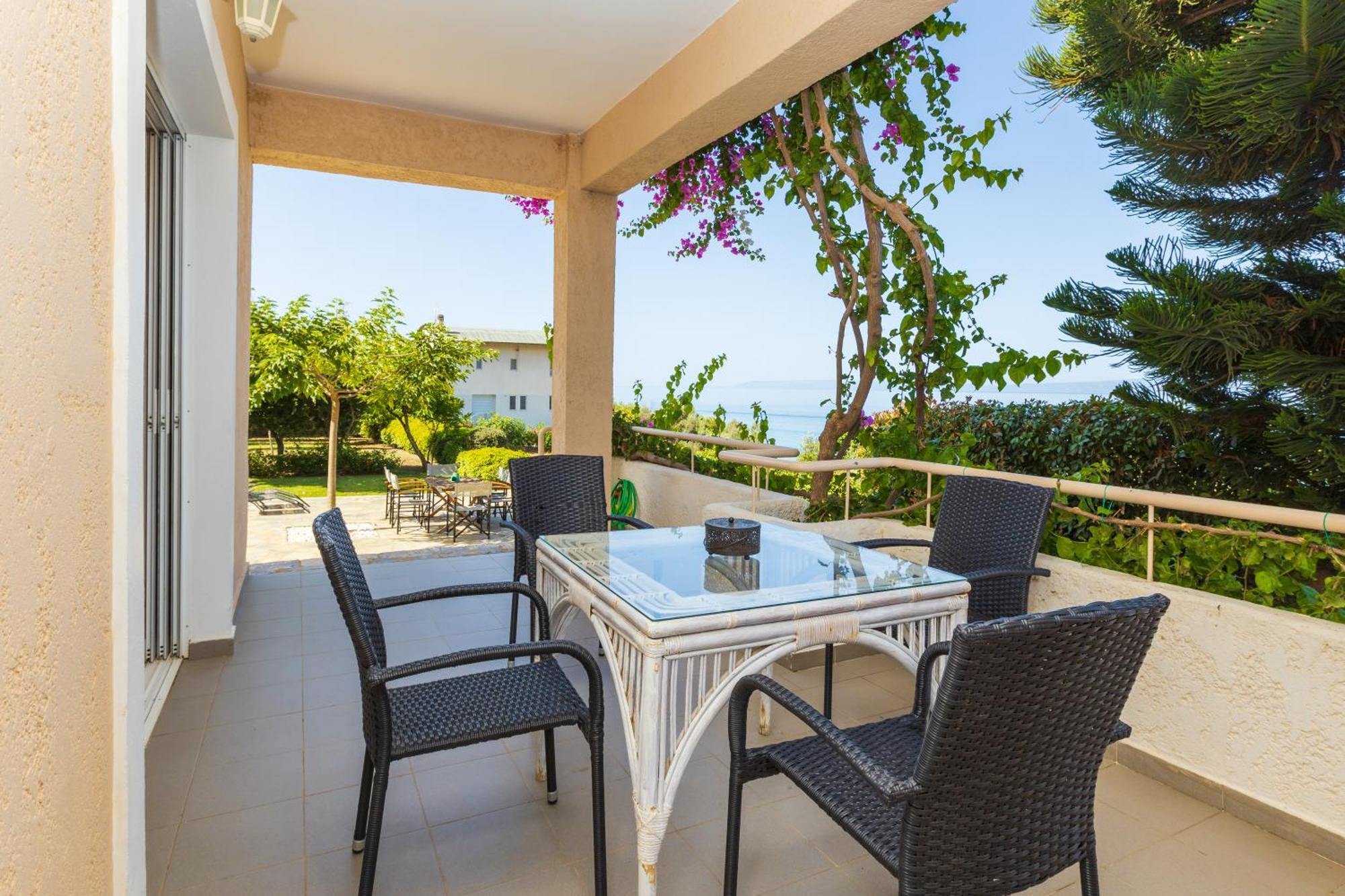 Messinian Blue Seaside Villa Kalamata Eksteriør billede