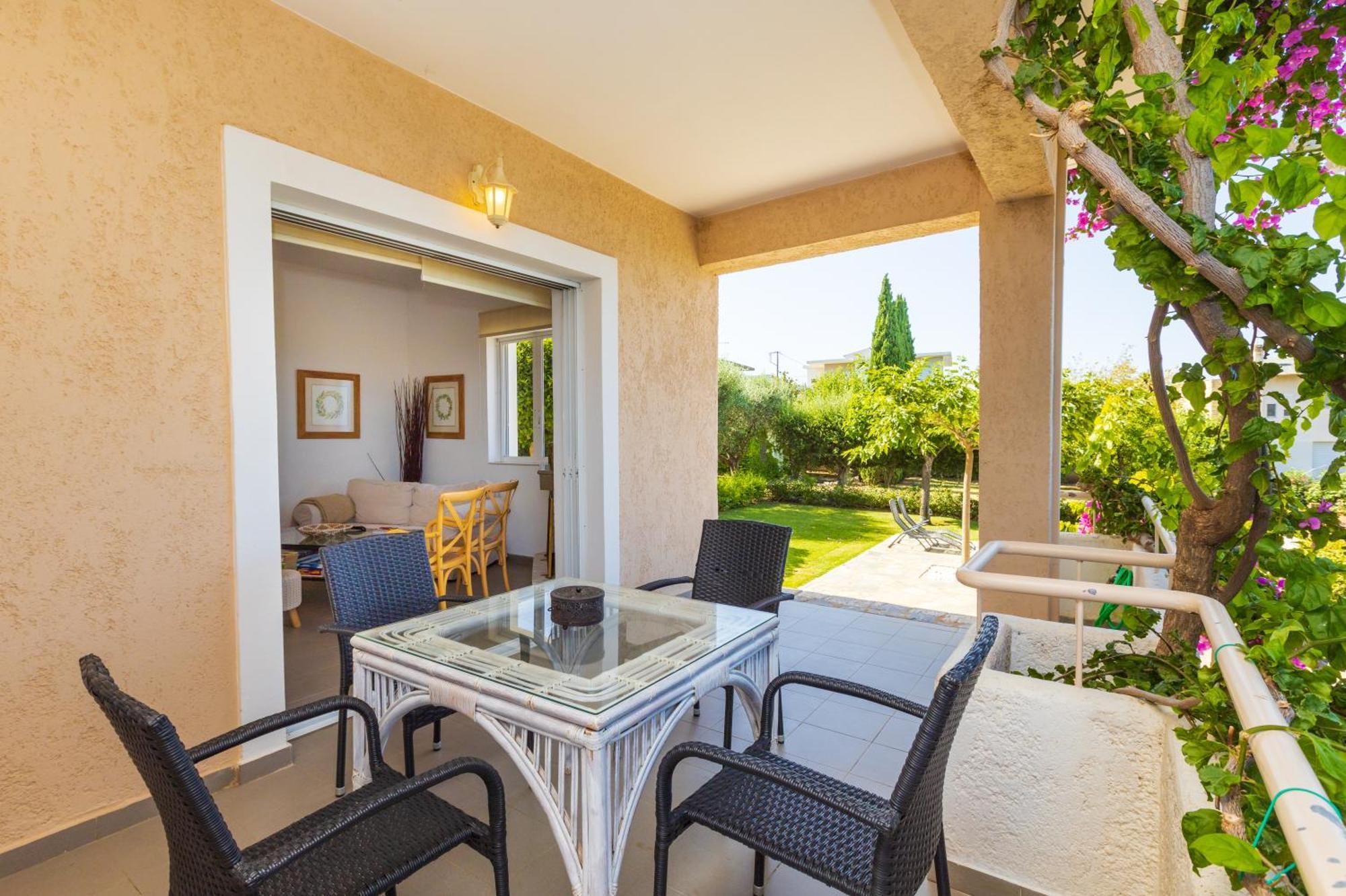 Messinian Blue Seaside Villa Kalamata Eksteriør billede