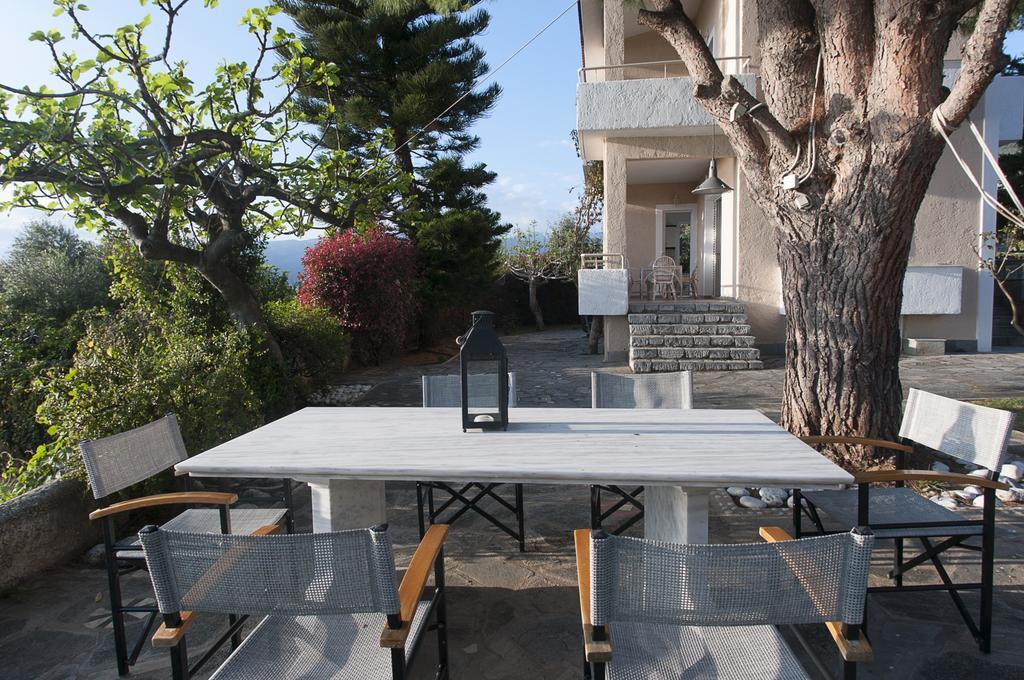 Messinian Blue Seaside Villa Kalamata Eksteriør billede