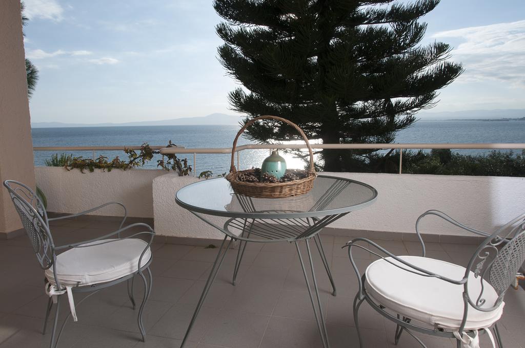Messinian Blue Seaside Villa Kalamata Eksteriør billede