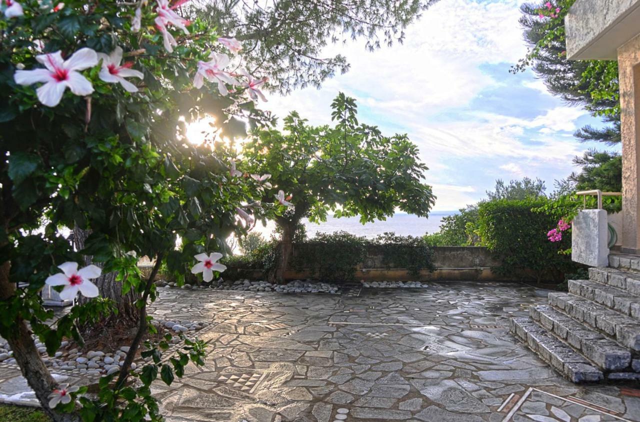Messinian Blue Seaside Villa Kalamata Eksteriør billede